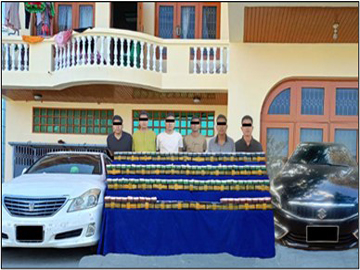 မန္တလေးမြို့တွင် မြန်မာ-အိန္ဒိယနယ်စပ်သို့ မူးယစ်ဆေးဝါး သယ်ဆောင်ရောင်းဝယ်သည့်အဖွဲ့အား ဘိန်းဖြူ ၅ ဒသမ ၉၄ ကီလို၊ PHENSEDYL ၃၀ ပုလင်းနှင့်အတူ ဖော်ထုတ်ဖမ်းဆီးရမိ