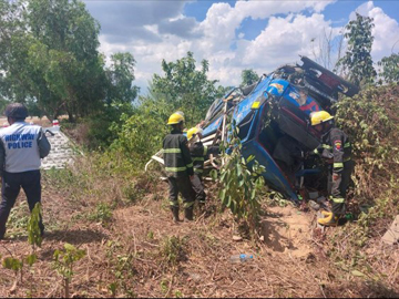 ပဲခူးတိုင်းဒေသကြီး၊ ဒိုက်ဦးမြို့နယ်၊ ရန်ကုန်-မန္တလေးအမြန်လမ်းမကြီး၊ မိုင်တိုင်အမှတ် ၆၂/၄ နှင့် ၆၂/၅ ကြားတွင် ယာဉ်တစ်စီး တိမ်းမှောက်မှု