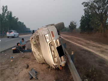 ပဲခူးတိုင်းဒေသကြီး၊ ရေတာရှည်မြို့နယ်၌ ယာဉ်တိမ်းမှောက်မှုဖြစ်ပွား၍ အမျိုးသား တစ်ဦးနှင့် အမျိုးသမီး တစ်ဦး ဒဏ်ရာရရှိ