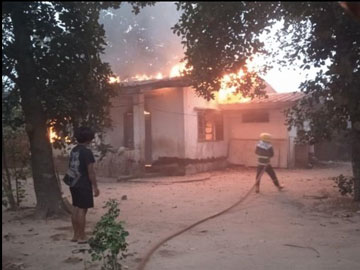 ရန်ကုန်တိုင်းဒေသကြီး၊ မှော်ဘီမြို့နယ်၊ တပ်ကြီးကုန်းကျေးရွာ၊ သီရီမင်္ဂလာလမ်းရှိ နေအိမ်မီးလောင်မှု