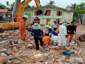 ငလျင်လှုပ်ခတ်မှုကြောင့် ထိခိုက်ပျက်စီးဆုံးရှုံးမှုဖြစ်ပွားခဲ့သောဒေသများတွင် မီးသတ်ဦးစီးဌာနမှ ရှင်းလင်းရေးလုပ်ငန်းများ ဆောင်ရွက်မှု 
