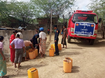 မကွေးတိုင်းဒေသကြီးအတွင်း သောက်သုံးရေလိုအပ်လျက်ရှိသော ရေနံချောင်းမြို့နယ်၊ ဘေးမဲ့ရပ်ကွက်၊ လေသာကုန်းရပ်ရှိ အိမ်ထောင်စုများသို့ သောက်သုံးရေ သွားရောက်လှူဒါန်းမှု
