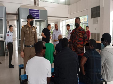 အွန်လိုင်းလိမ်လည်မှု (Telecom Fraud) နှင့် ဒုစရိုက်မှုလုပ်ငန်းများတွင် ဆက်စပ်ပါဝင်ခဲ့ကြသည့် ပြည်ပနိုင်ငံသား ခုနစ်ဦးအား မြန်မာ-ထိုင်း အမှတ်(၂)ချစ်ကြည်ရေးတံတားမှတစ်ဆင့် သက်ဆိုင်ရာနိုင်ငံများသို့ ထပ်မံလွှဲပြောင်းပေးအပ် 