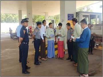 မွန်ပြည်နယ်၊ ကျိုက်ထိုခရိုင်၊ ကျိုက်ထိုမြို့နယ်အတွင်းရှိ စက်သုံးဆီအရောင်းဆိုင်များတွင် တရားမဝင်ရောင်းချမှုမရှိစေရေး ကွင်းဆင်းစစ်ဆေး