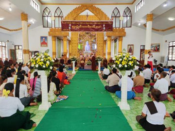မွန်ပြည်နယ်၊ ကျိုက်မရောမြို့၊ ဆုတောင်းပြည့်ဘုရားကြီးဝင်းရှိ ဒက္ခိဏာရာမိကဗိမာန်တော်ကြီး၌ ၂၀၂၅ ခုနှစ်၊ အစိုးရပါဠိပထမပြန်စာမေးပွဲအား ကျိုက်မရောစာဖြေဌာန၌ ဖြေဆိုအောင်မြင်တော်မူ ကြသော စာဖြေသံဃာတော်များ စူဠဘွဲ့နှင်းသဘင်အခမ်းအနား ကျင်းပ
