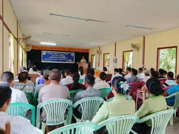 ရှမ်းပြည်နယ်၊ နမ့်စန်ခရိုင်၊ ကွန်ဟိန်းမြို့နယ်အထွေထွေအုပ်ချုပ်ရေးဦးစီးဌာန အစည်းအဝေးခန်းမ၌ ရာဂီမုန်တိုင်းကြောင့် ရေကြီးနစ်မြုပ်သည့် ငါးမွေးတောင်သူများထံသို့ ငါးသားပေါက်များ ထောက်ပံ့ပေးအပ်ခြင်းအခမ်းအနား ကျင်းပ