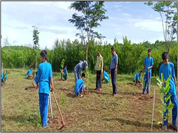 ကရင်ပြည်နယ်၊ ကြာအင်းဆိပ်ကြီးခရိုင်၊ ကြာအင်းဆိပ်ကြီးမြို့နယ်၊ ကြာအင်းရွှေဒိုးကျေးရွာအုပ်စု၊ ဦးချွန်ကုန်းကျေးရွာရှိ တိုင်းရင်းသားလူငယ်များ ဖွံ့ဖြိုးရေးသင်တန်းကျောင်းဝင်းအတွင်း၌ ပထမအကြိမ်မိုးရာသီသစ်ပင်စိုက်ပျိုးပွဲအခမ်းအနား ကျင်းပ