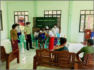 ကရင်ပြည်နယ်၊ ကြာအင်းဆိပ်ကြီးခရိုင်၊ ကြာအင်းဆိပ်ကြီးမြို့နယ်၊ ပြည်သူ့ကျန်းမာရေးဦးစီးဌာန၌  ကိုဗစ်- ၁၉ ရောဂါကာကွယ်ဆေး(Pfizer Comirnaty JN.1 Grey Cap)ထိုးနှံနေမှုအား ကြည့်ရှုစစ်ဆေး 