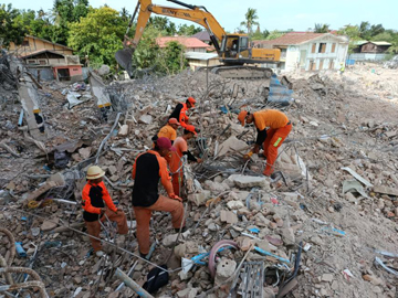 ငလျင်လှုပ်ခတ်မှုကြောင့် ထိခိုက်ပျက်စီးဆုံးရှုံးမှုဖြစ်ပွားခဲ့သောဒေသများတွင် မီးသတ်ဦးစီးဌာနမှ ရှင်းလင်းရေးလုပ်ငန်းများ ဆောင်ရွက်မှု