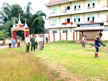 ရှမ်းပြည်နယ်၊ နမ့်စန်ခရိုင်၊ ကွန်ဟိန်းမြို့၊ အမှတ်(၃)ရပ်ကွက်ရှိ အောင်မင်္ဂလာဘုန်းတော်ကြီးကျောင်း၌ စုပေါင်းသန့်ရှင်းရေး ဆောင်ရွက်မှု 